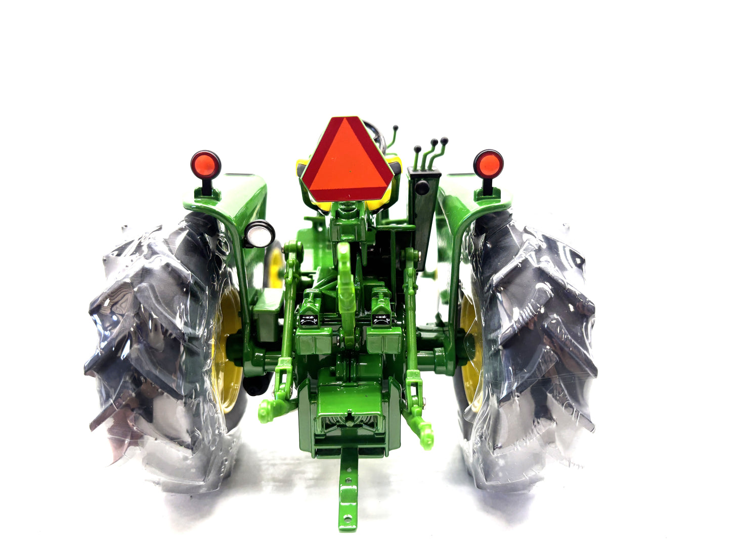 1/16 John Deere 4000 Two Cylinder