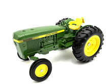 1/16 John Deere 40 Series Utility "Canadian Edition"