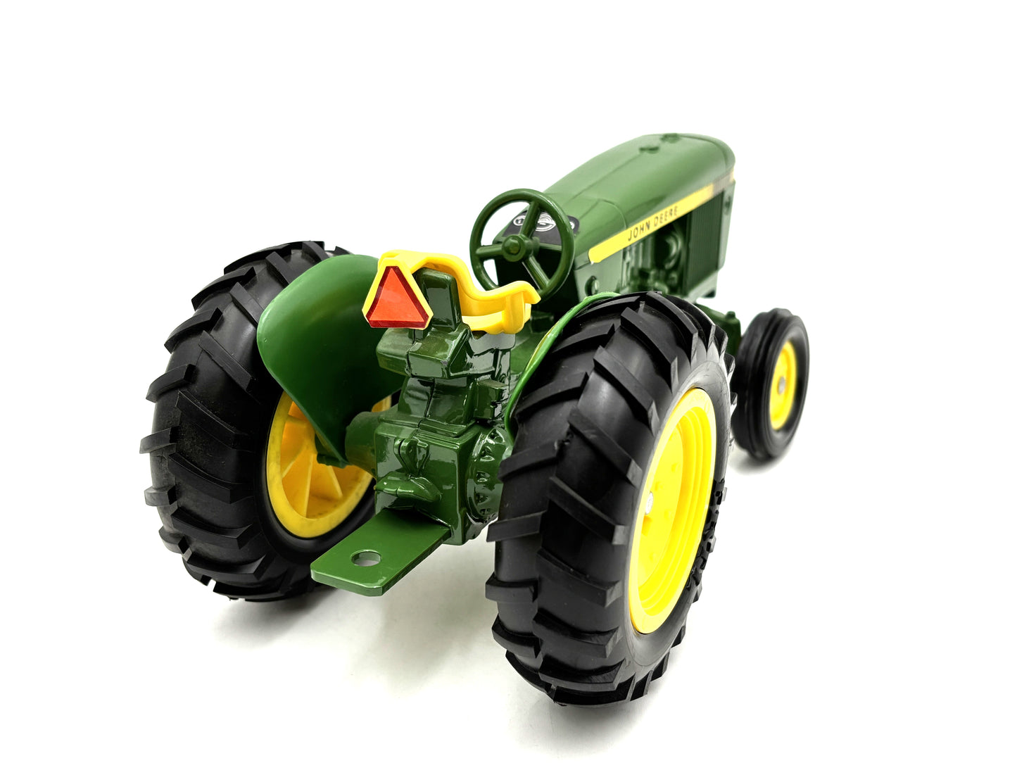 1/16 John Deere 40 Series Utility "Canadian Edition"