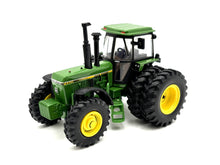 1/64 John Deere 4450 Authentics #1 Chase