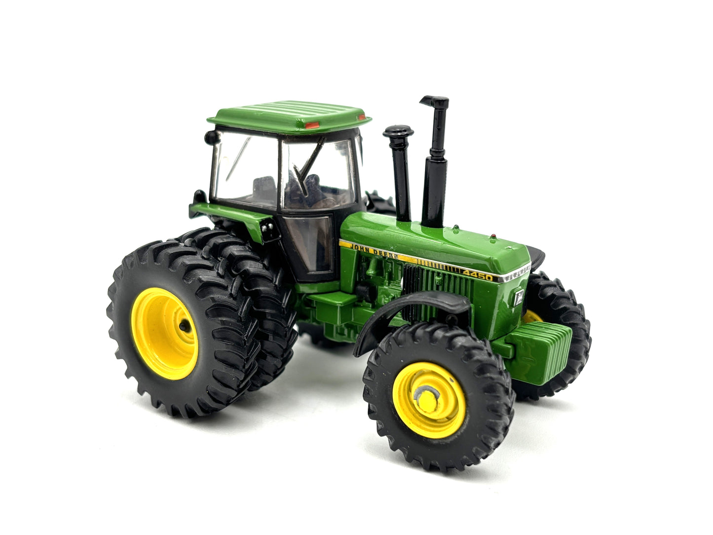 1/64 John Deere 4450 Authentics #1 Chase