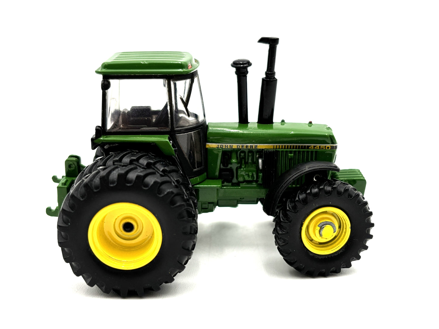 1/64 John Deere 4450 Authentics #1 Chase