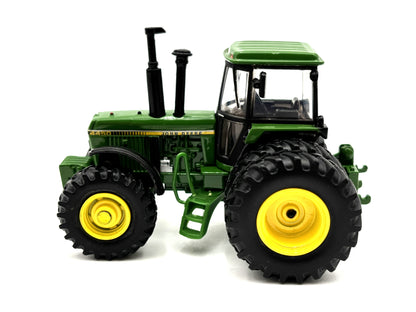 1/64 John Deere 4450 Authentics #1 Chase