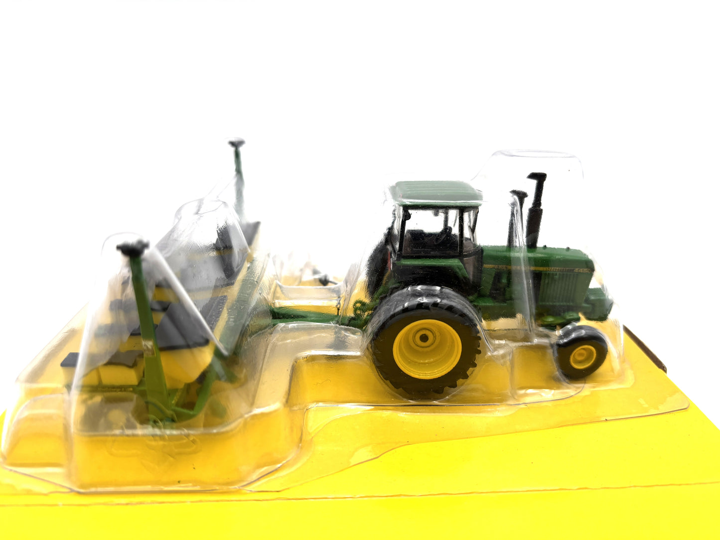 1/64 John Deere 4450 with 7200 Planter