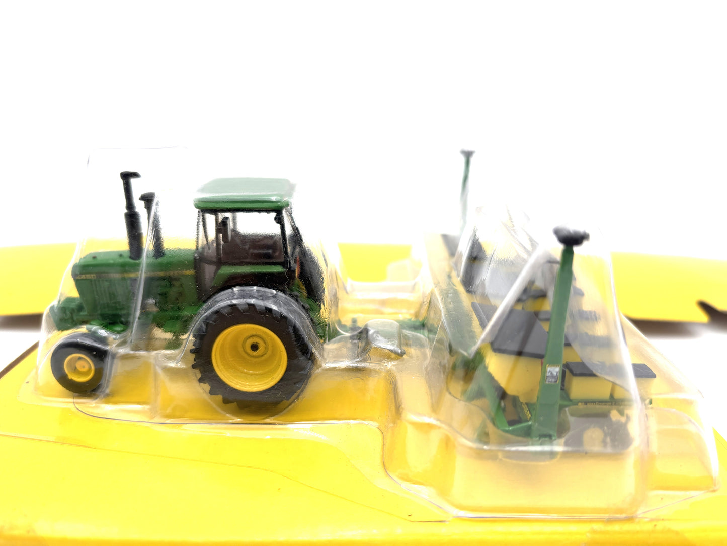 1/64 John Deere 4450 with 7200 Planter