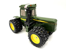 1/16 John Deere 4WD Decanter