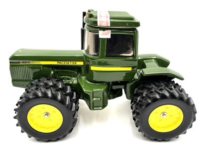 1/16 John Deere 4WD Decanter