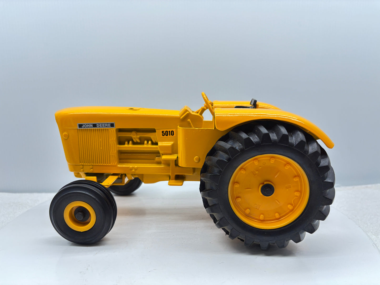 1/16 John Deere 5010 Industrial