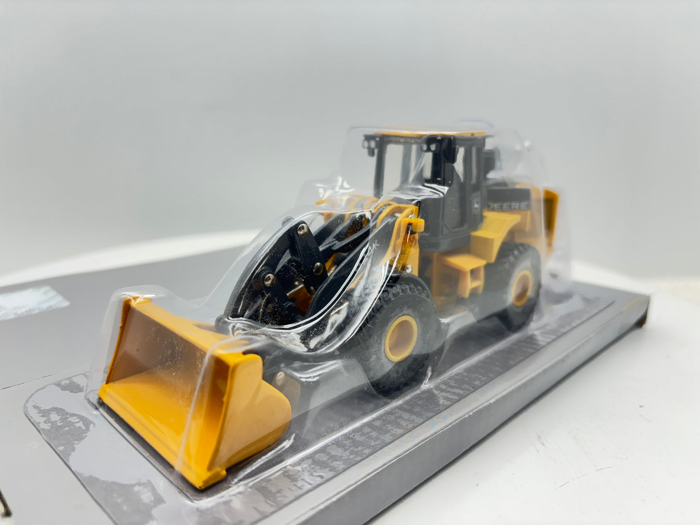 150 John Deere 624K
