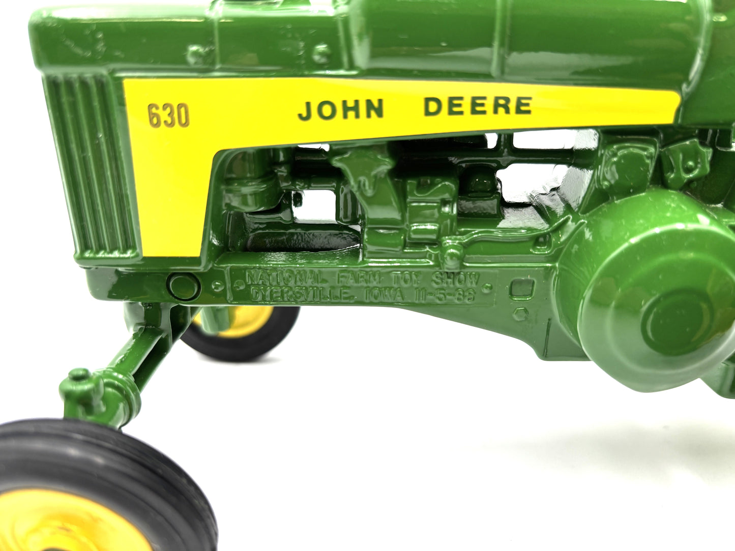 1/16 John Deere 630 - Toy Farmer
