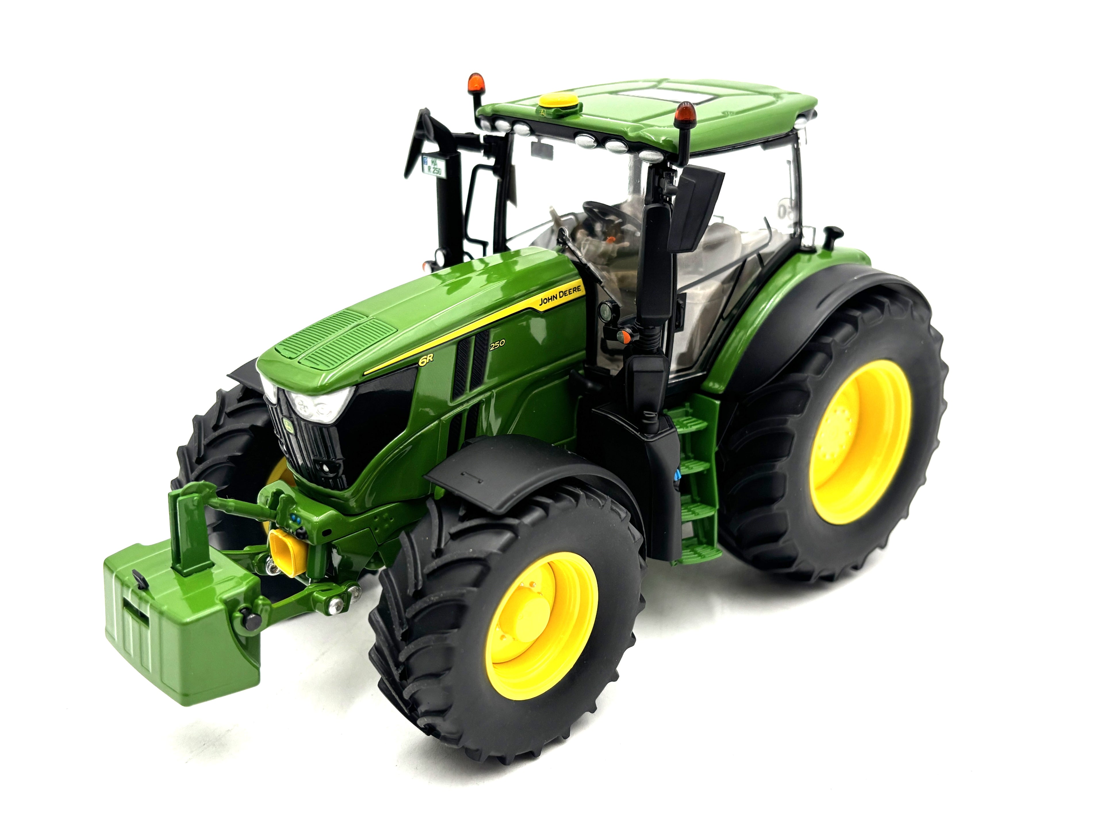 1/32 John Deere 6R 250