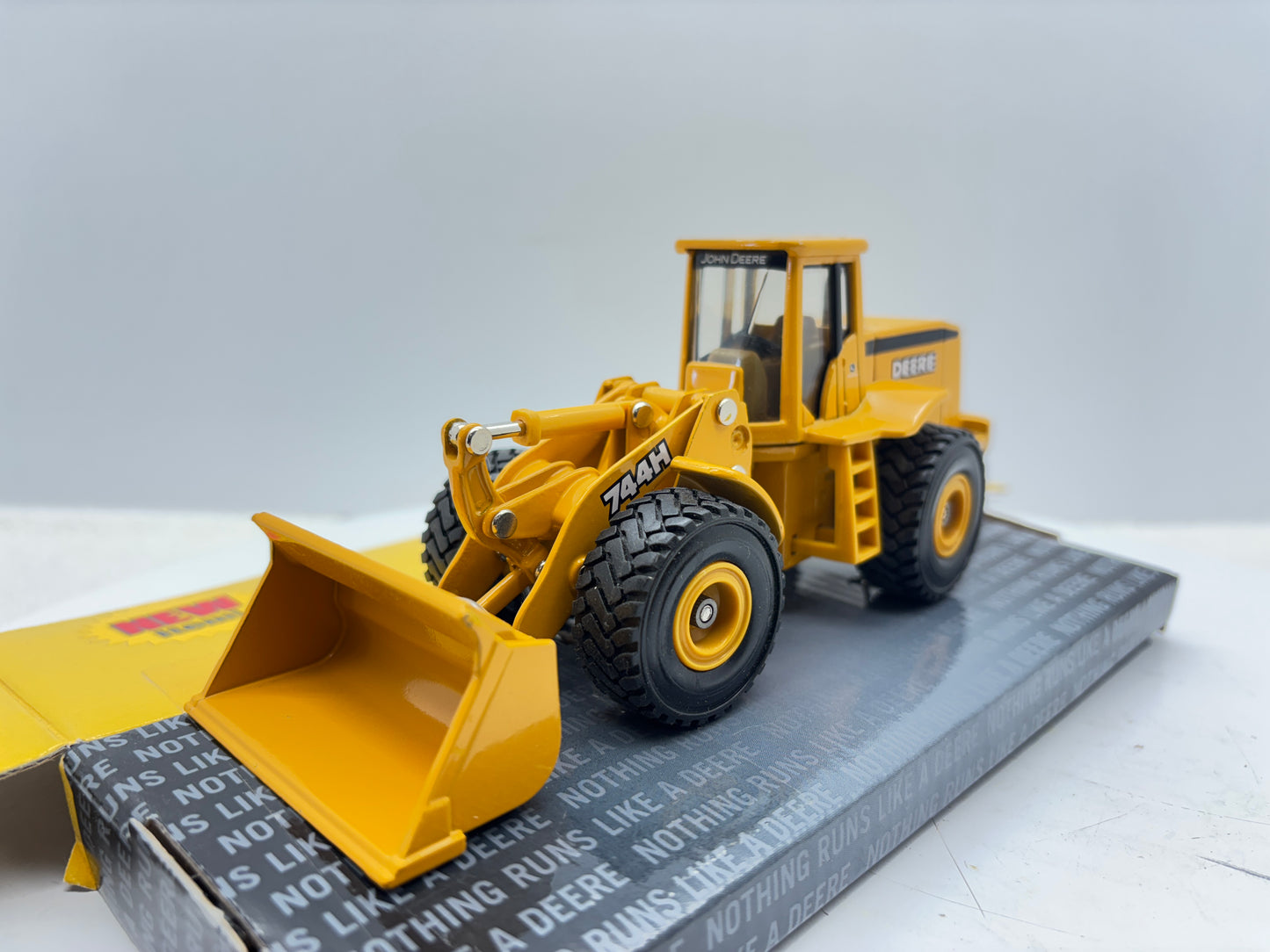 1/50 John Deere 744H