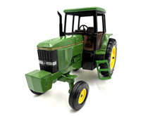 1/16 John Deere 7600 Row Crop