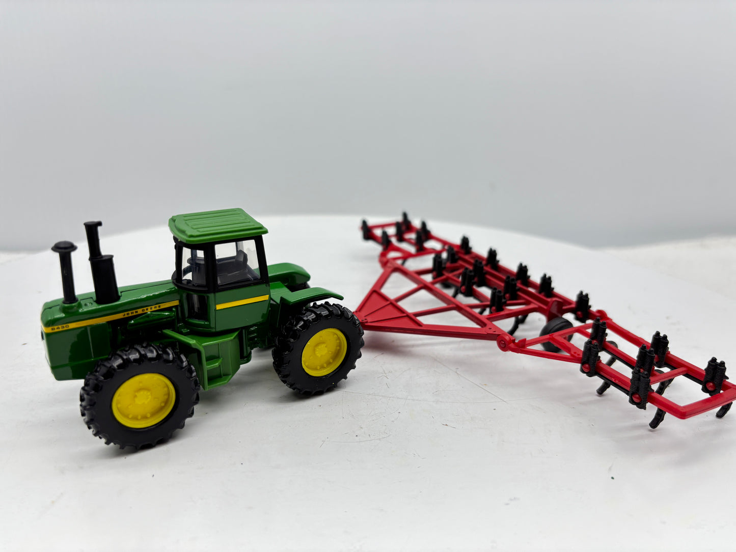 1/64 John Deere 8430