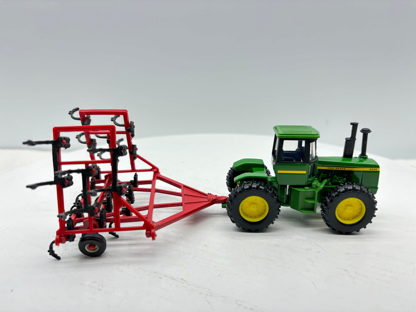 1/64 John Deere 8430
