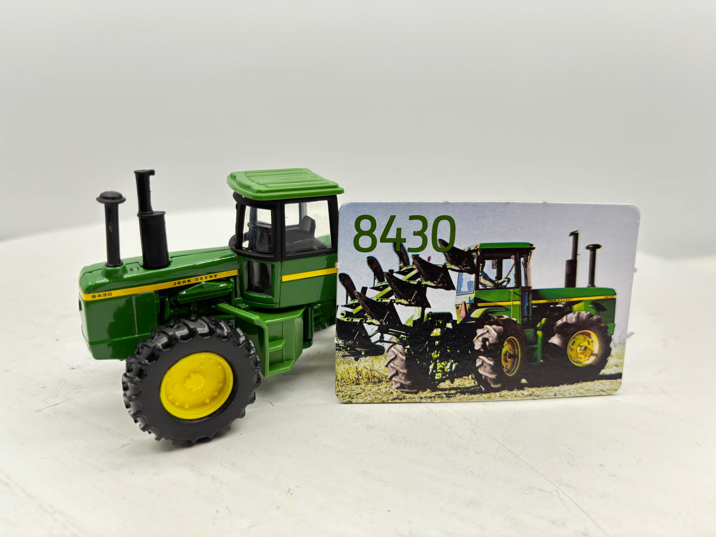 1/64 John Deere 8430