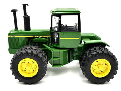 1/32 John Deere 8430 4WD