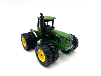 1/64 John Deere 8450 Prestige