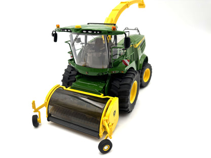 1/32  John Deere 8500i Forage Harvester