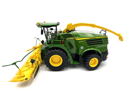1/32  John Deere 8500i Forage Harvester