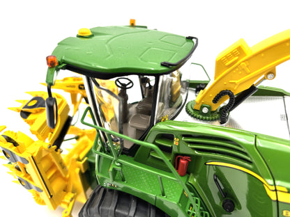 1/32  John Deere 8500i Forage Harvester