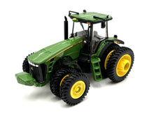1/64 John Deere 8530 Authentics #1