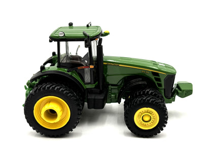 1/64 John Deere 8530 Authentics #1