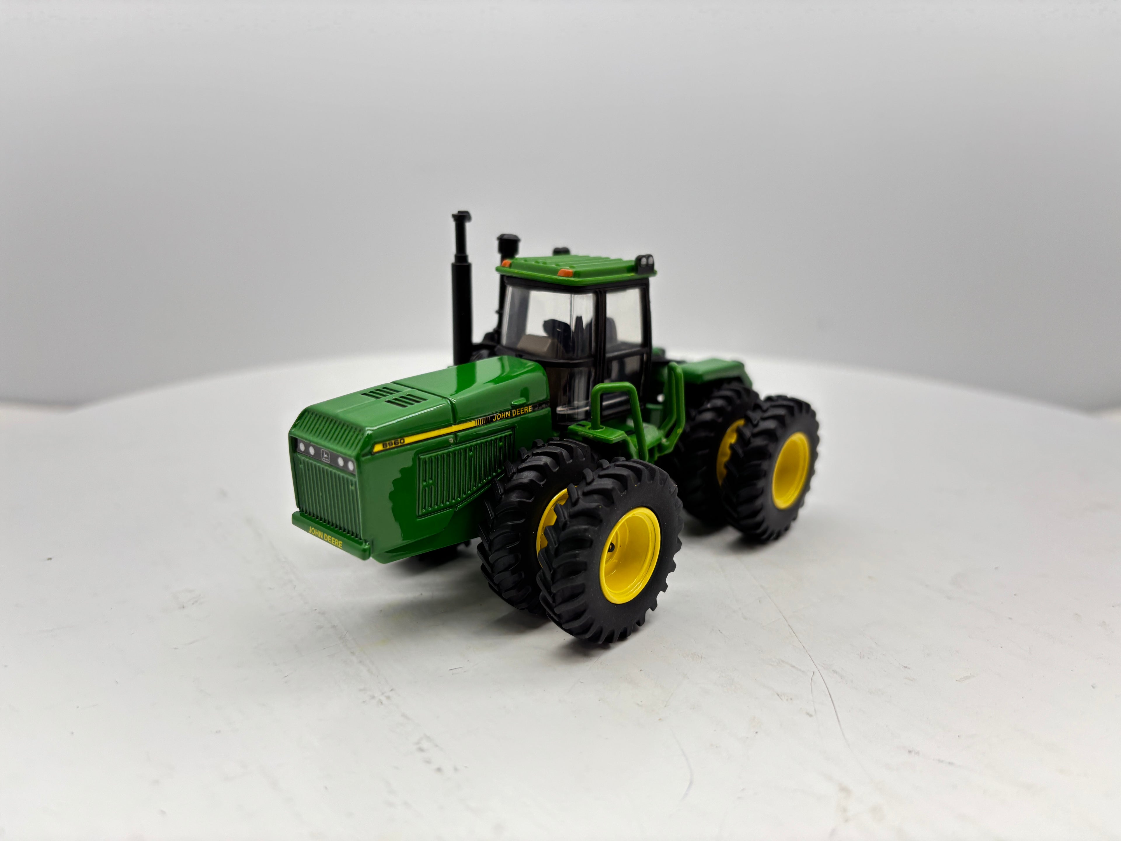 1/64 John Deere 8960 NFTS