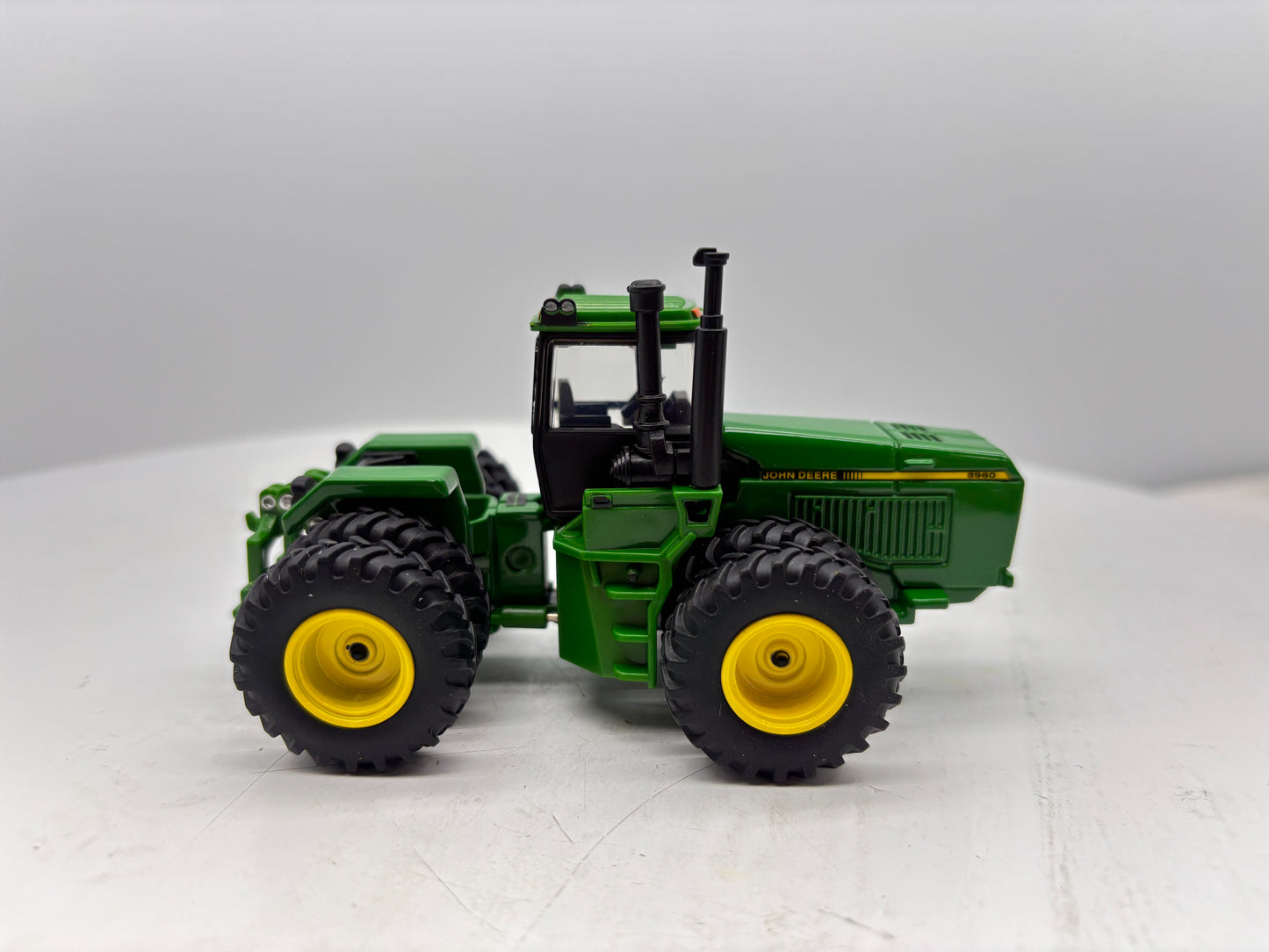 1/64 John Deere 8960 NFTS