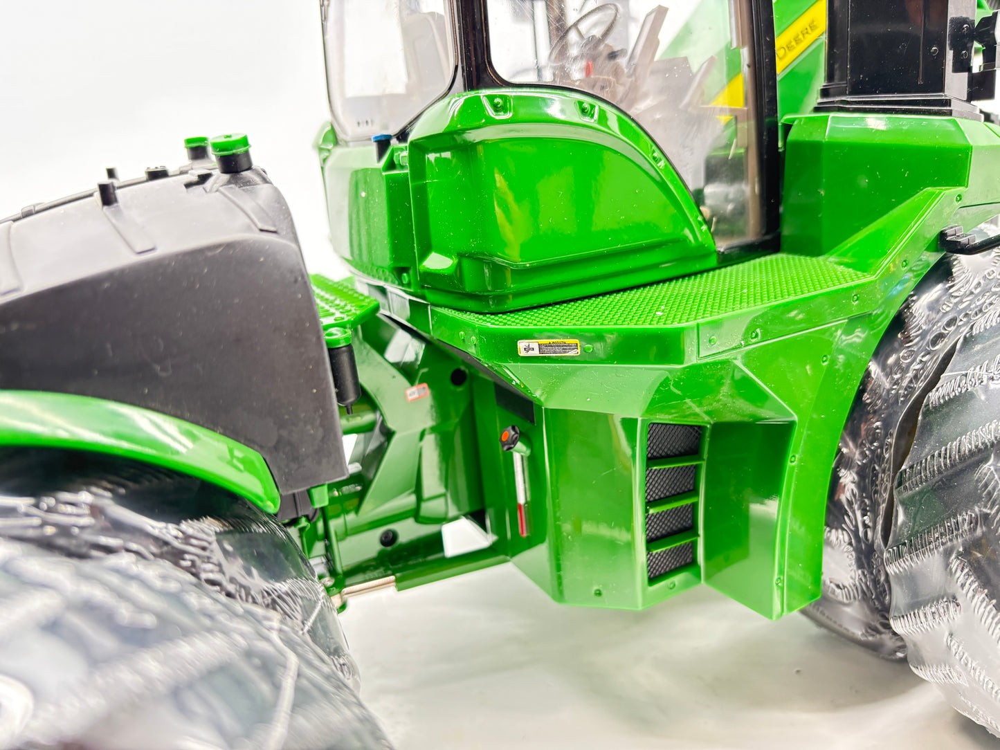 1/16 John Deere 9R 640 Prestige