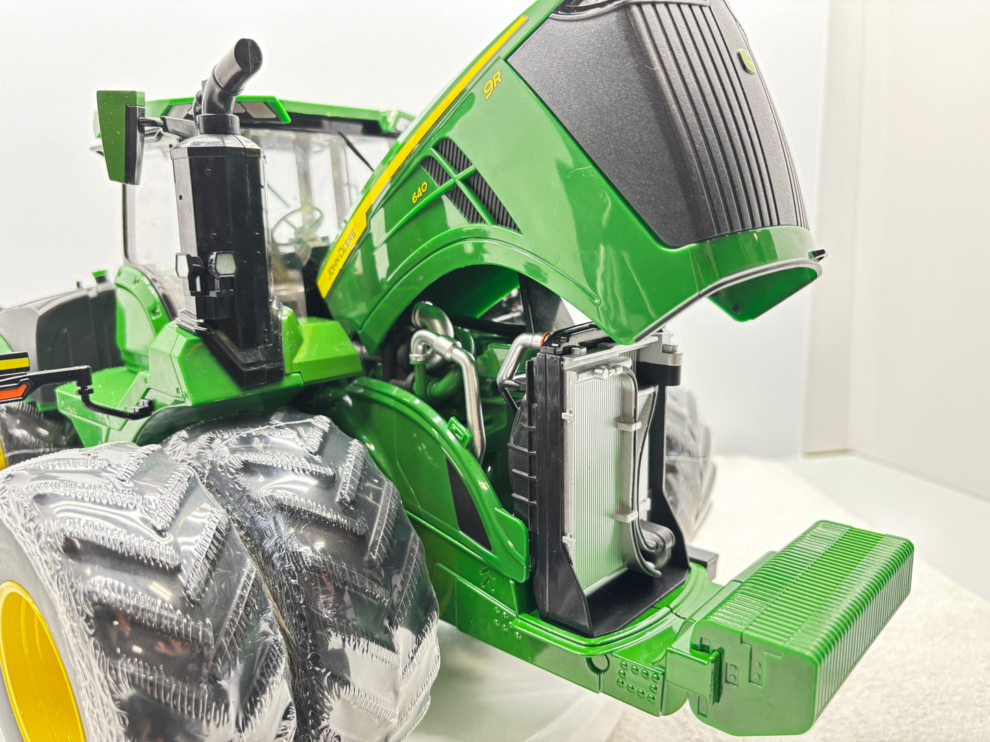 1/16 John Deere 9R 640 Prestige