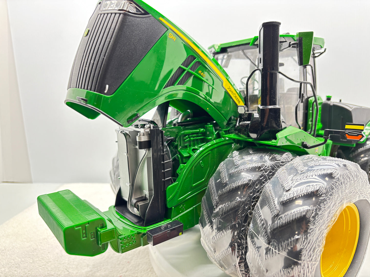 1/16 John Deere 9R 640 Prestige