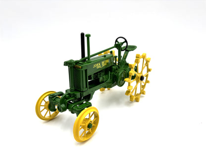 1/16 John Deere BW Tractor with Umbrella