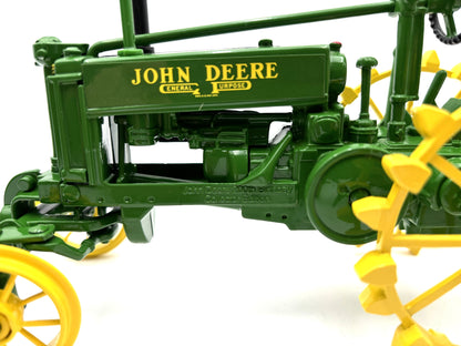 1/16 John Deere BW Tractor with Umbrella