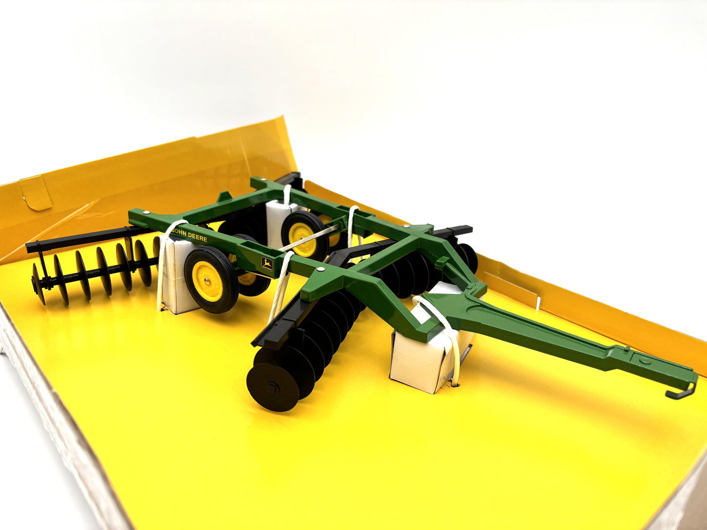 1/16 John Deere Disk