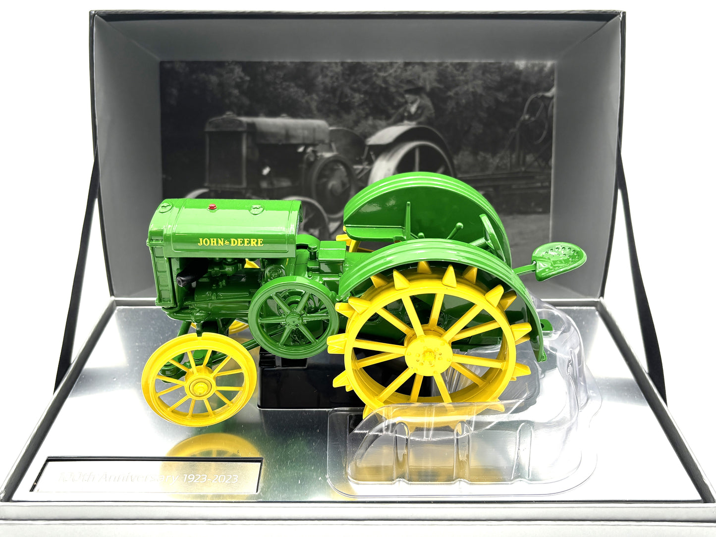 1/16 John Deere Model D 100th Anniversary