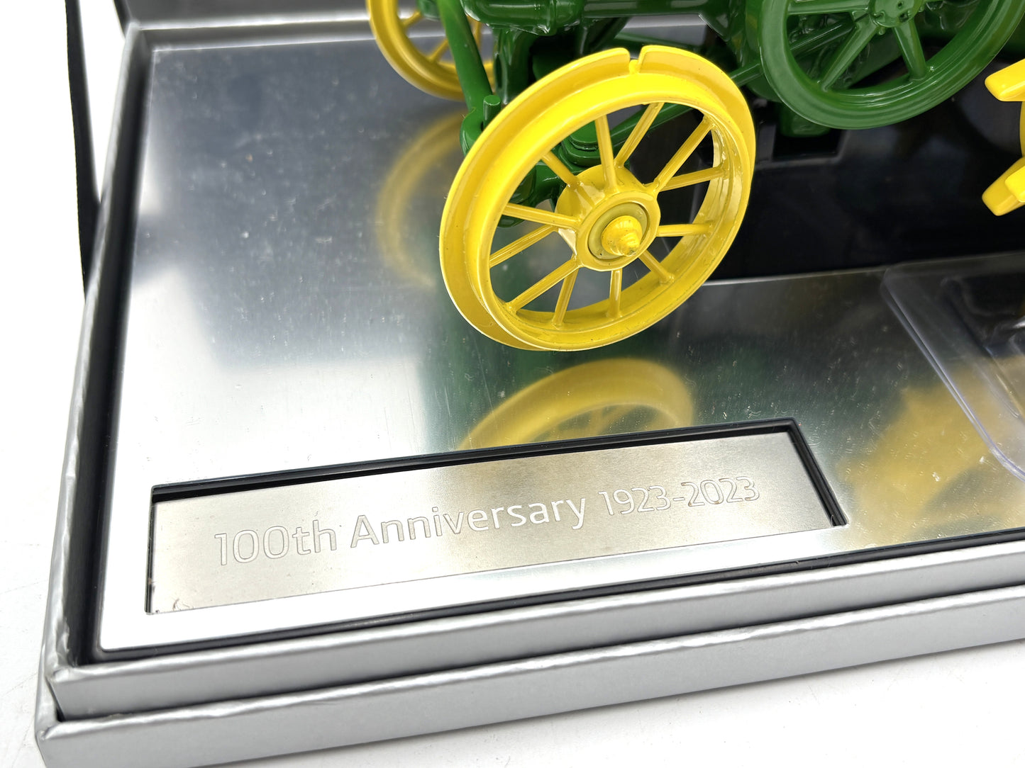 1/16 John Deere Model D 100th Anniversary