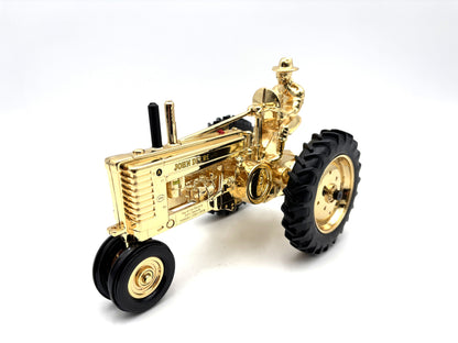 1/16 John Deere Model ''A'' with Man ''Gold''