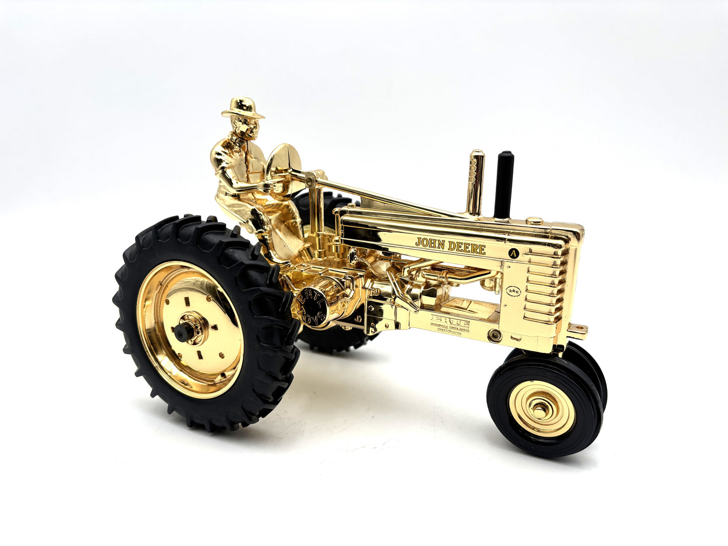 1/16 John Deere Model ''A'' with Man ''Gold''
