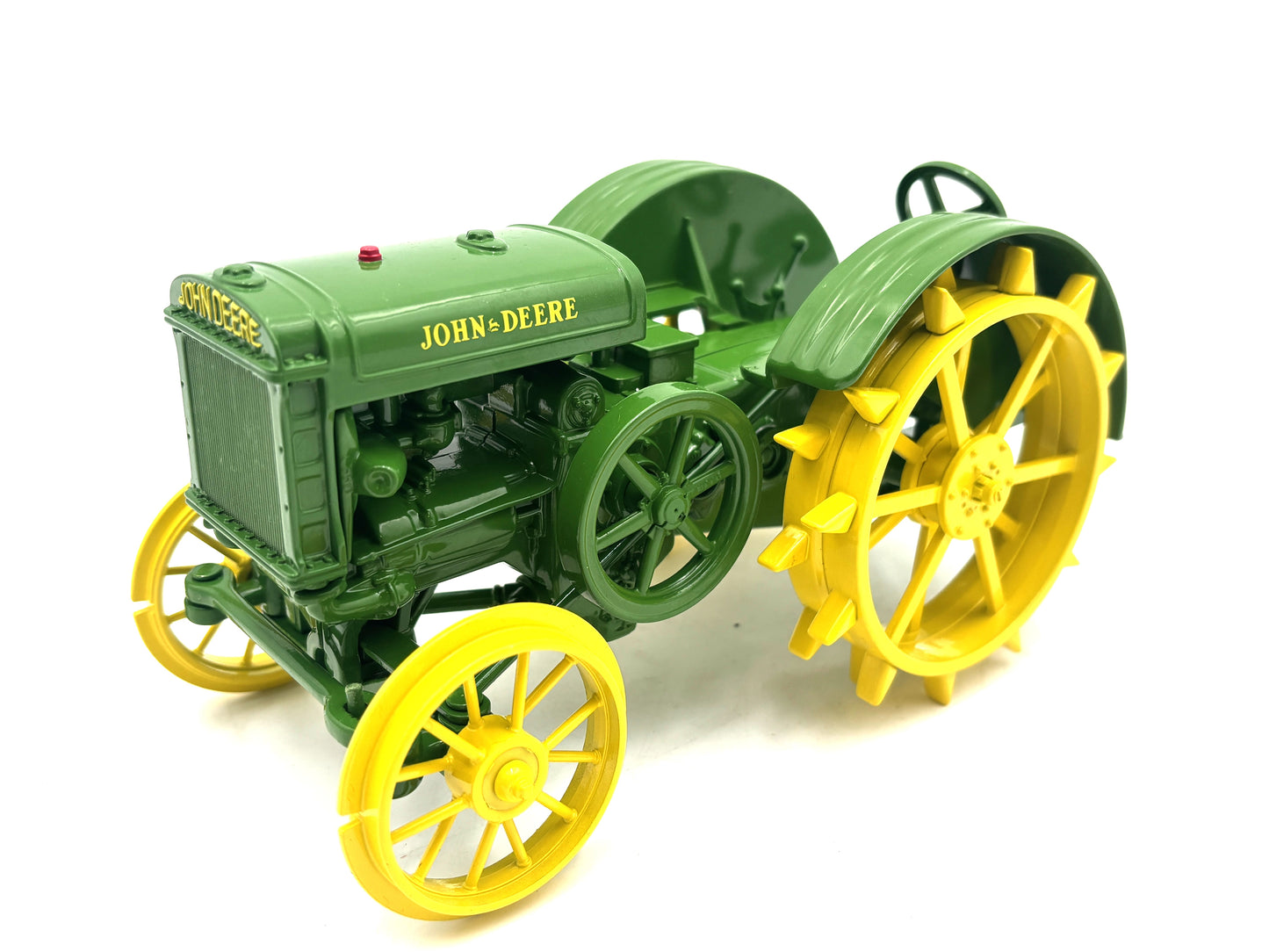1/16 John Deere Model "D" Tractor