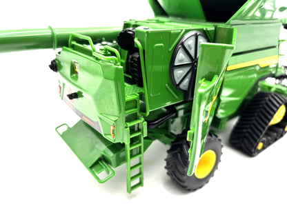 1/32 John Deere S7 900 Tracked Prestige Combine