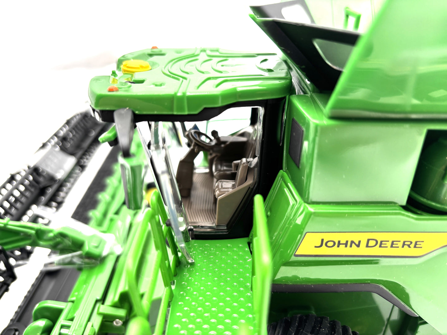 1/32 John Deere S7 900 Tracked Prestige Combine