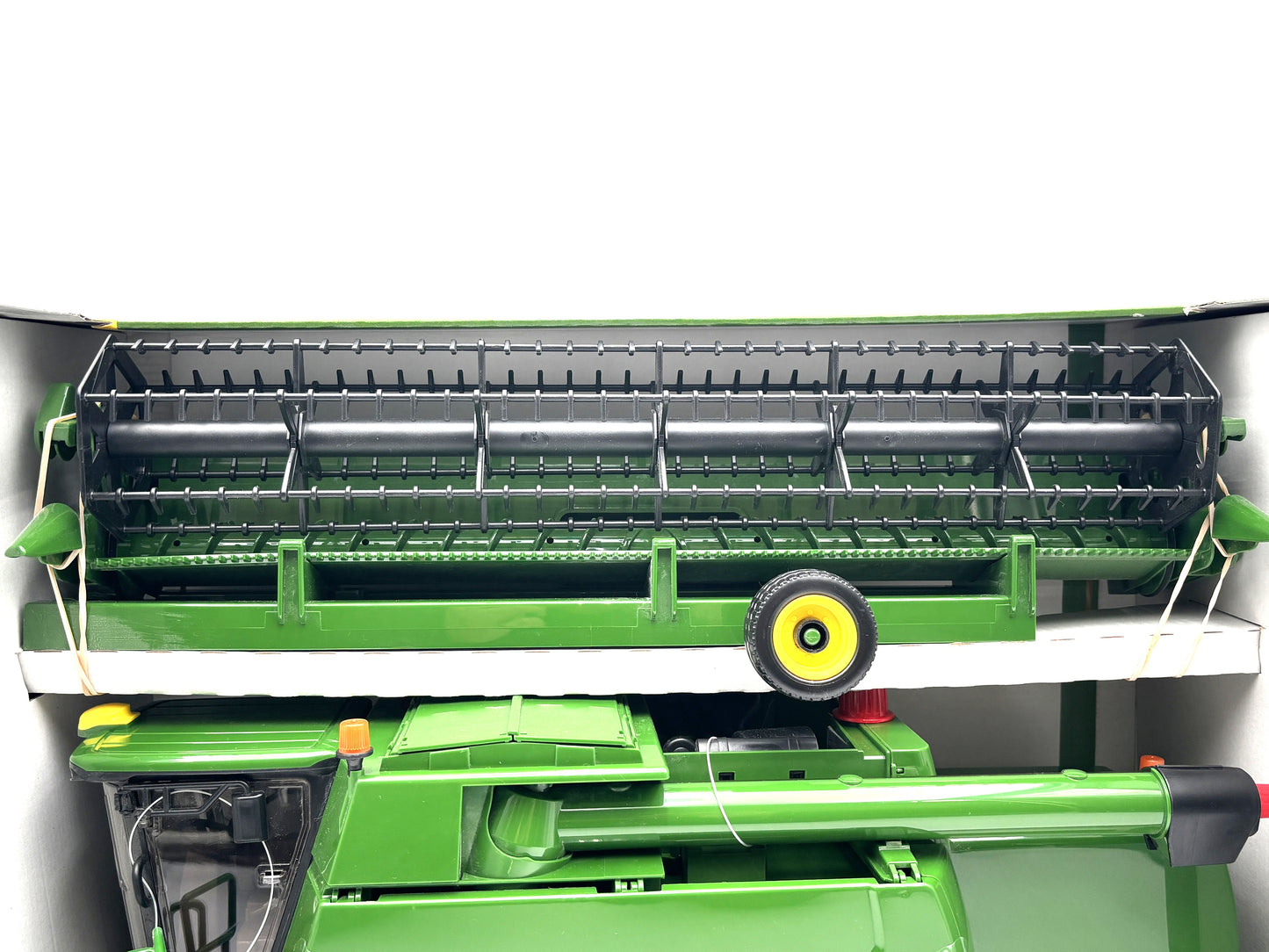 1/16 John Deere T670i Combine