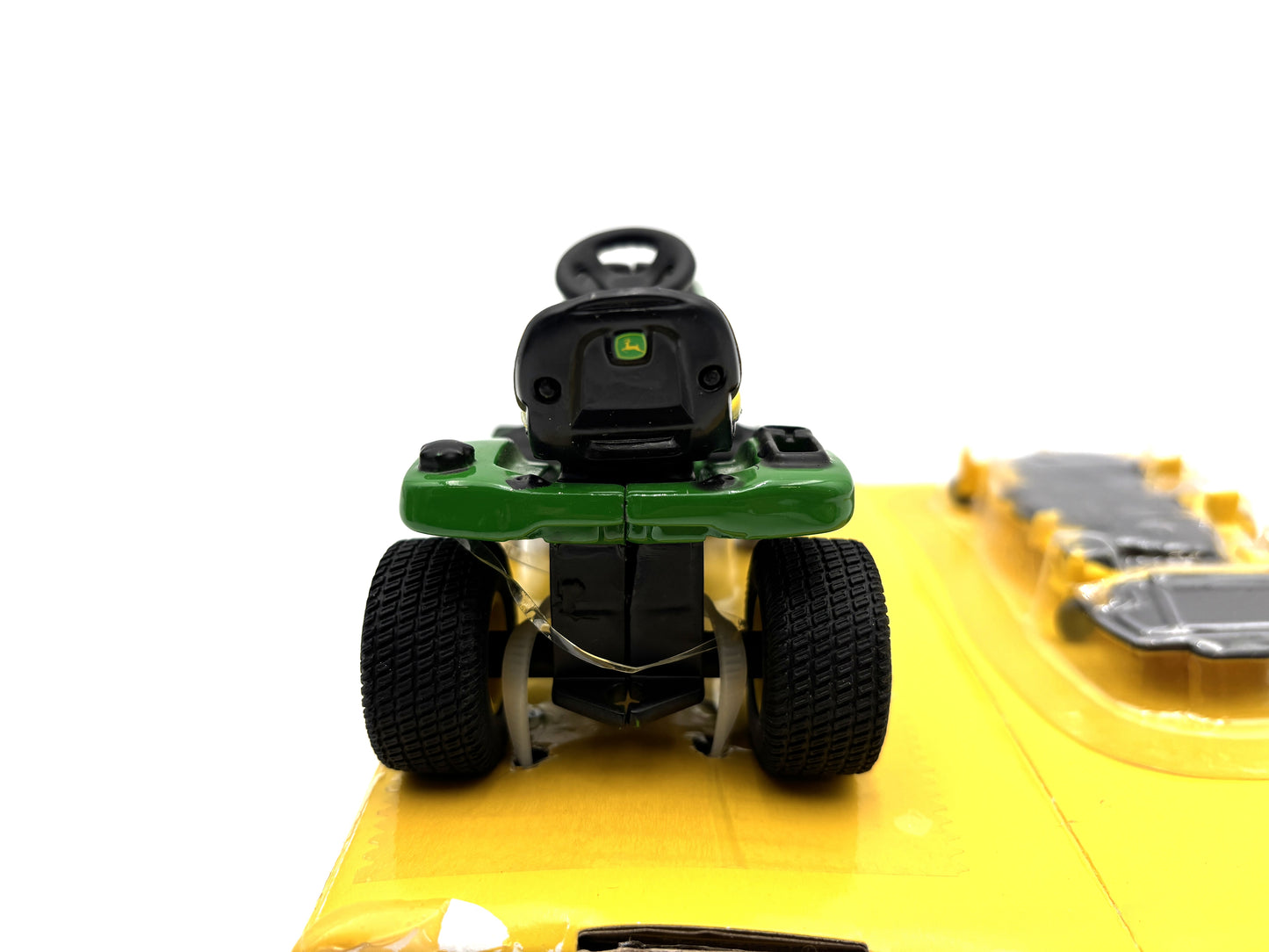 1/16 John Deere X320 Lawn Tractor