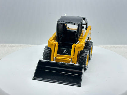 1/16 John Deere 320