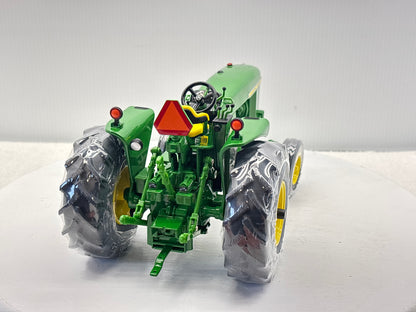 1/16 John Deere 4000 Two Cylinder