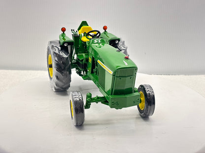 1/16 John Deere 4000 Two Cylinder