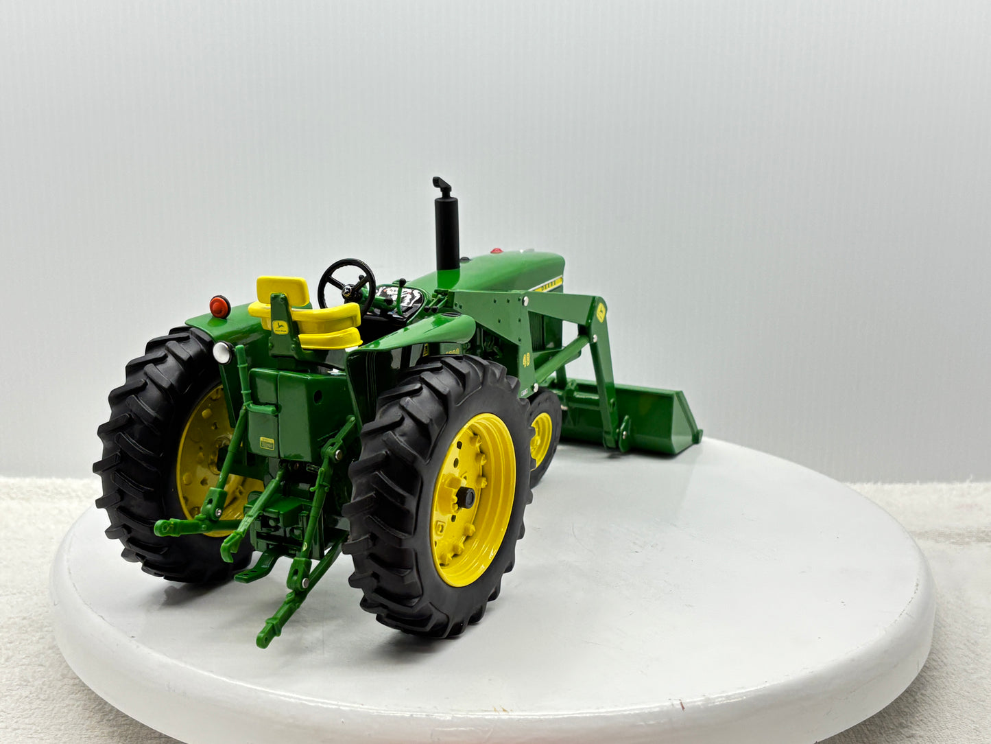 1/16 John Deere 4020 with 48 Loader
