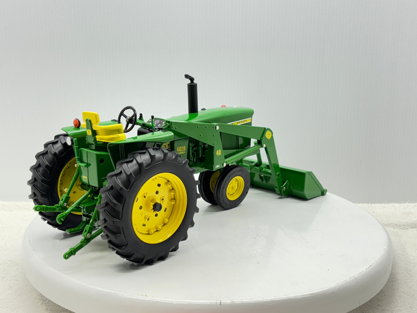 1/16 John Deere 4020 with 48 Loader