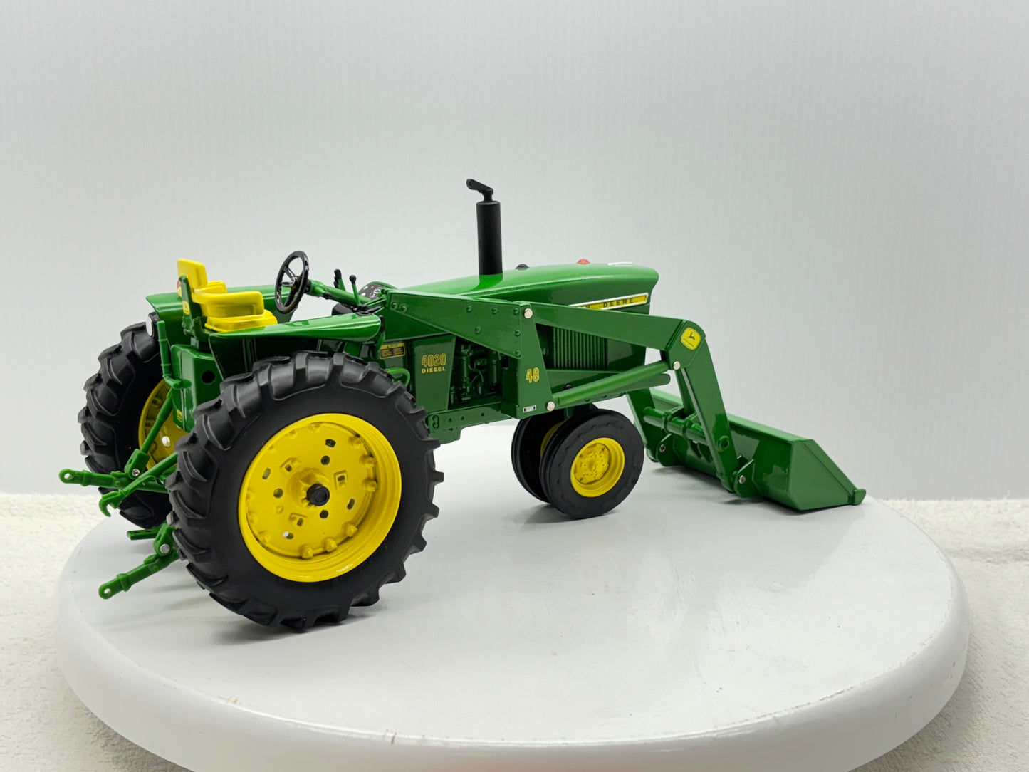 1/16 John Deere 4020 with 48 Loader